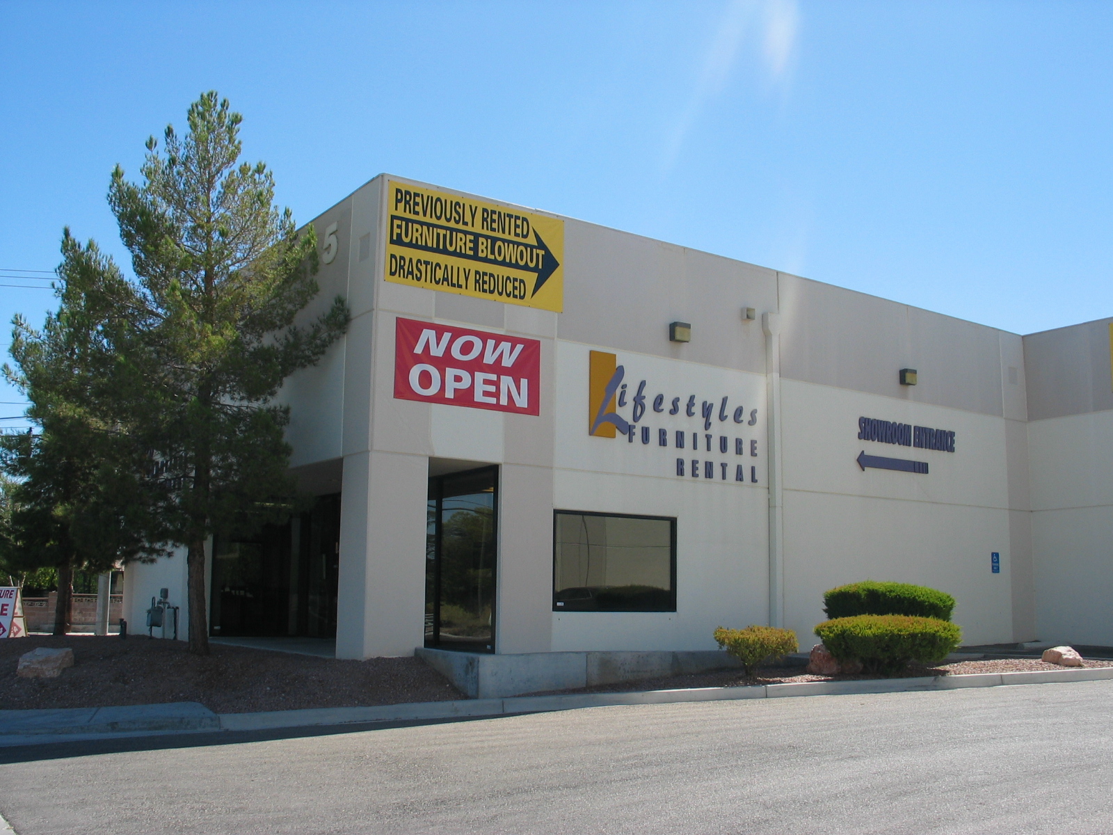 Colliers International announced the finalization a sale to an industrial property located at 3985 E. Patrick Lane
