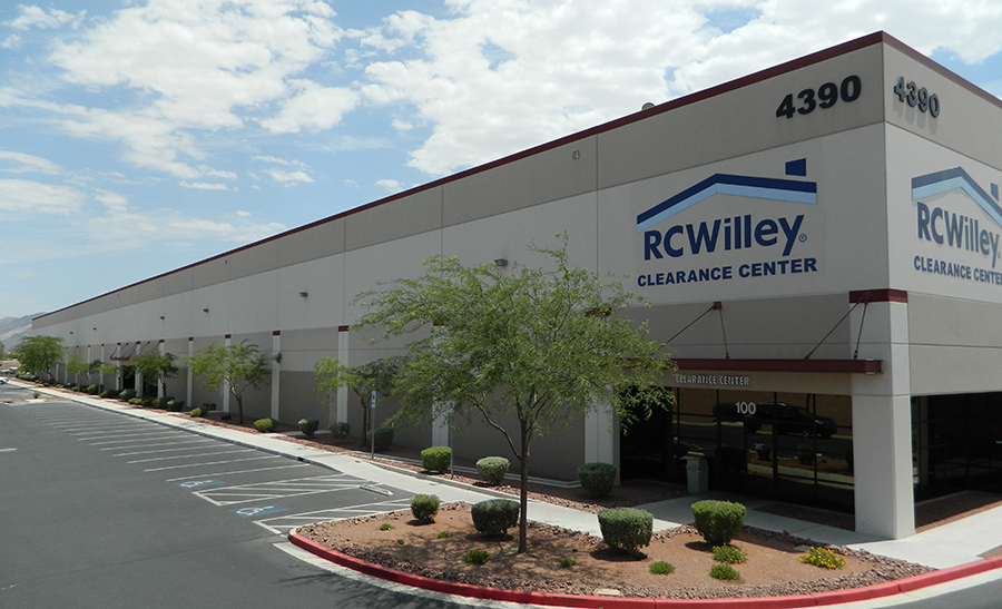 Colliers International announced the finalization of a lease to an industrial property located at 4390 Flossmoor St.