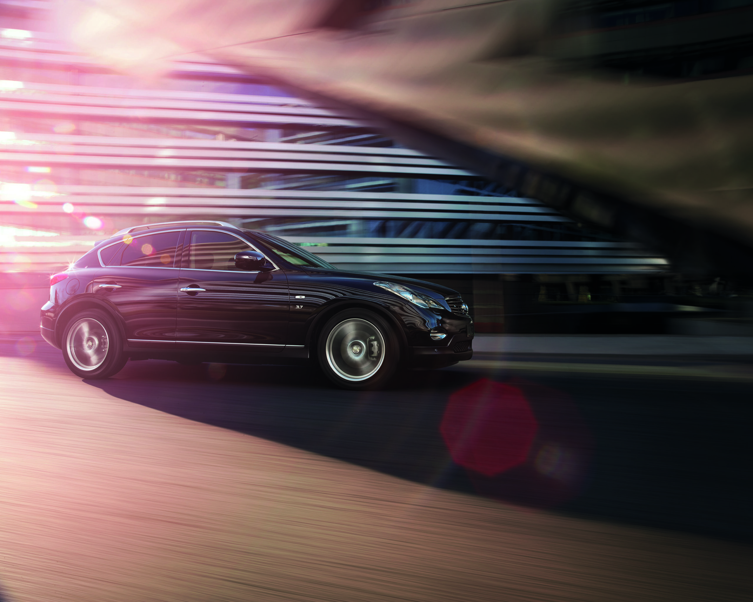 The 2015 Infiniti QX50 AWD Journey, the brand’s top-of-the-line compact crossover, is sporty, luxurious and available at the Park Place Infiniti dealership.