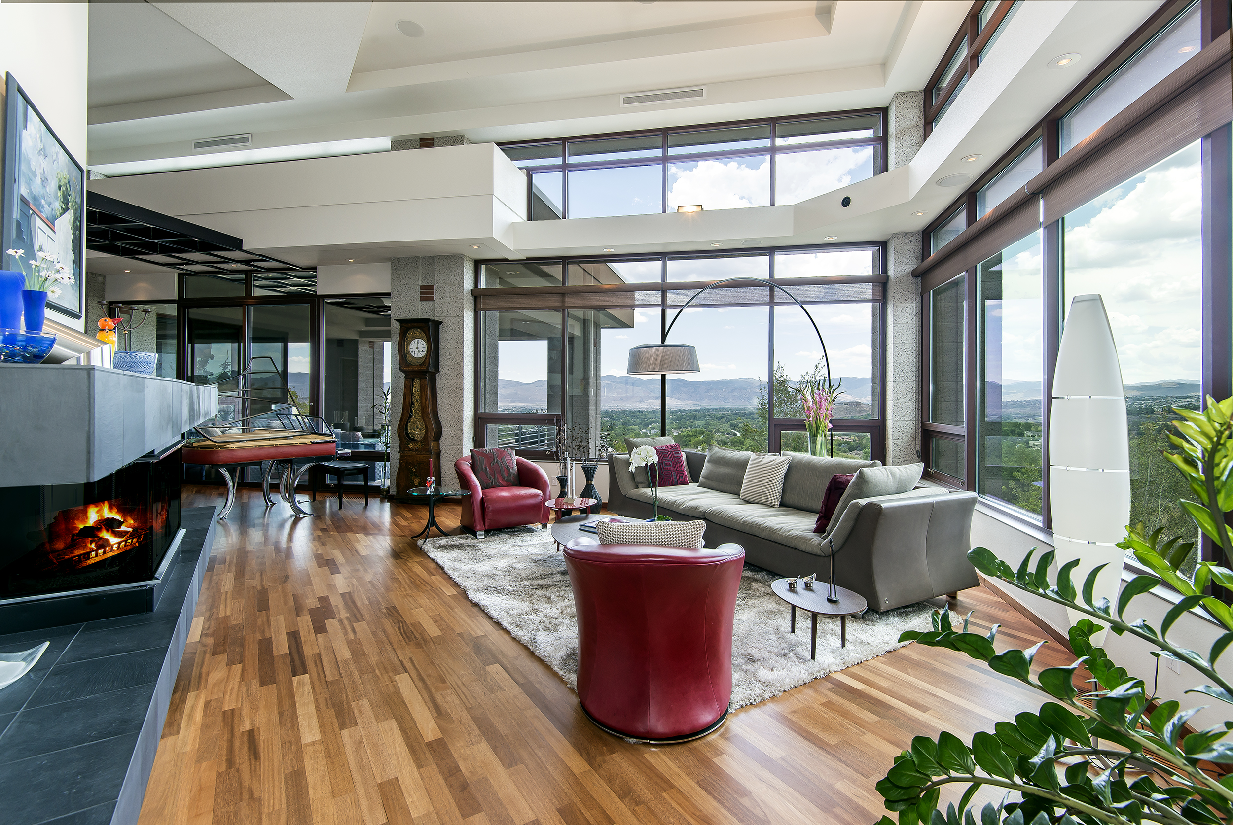 Two Dickson Realty luxury residential listings have been selected as finalists for the 2015 HGTV Ultimate House Hunt.