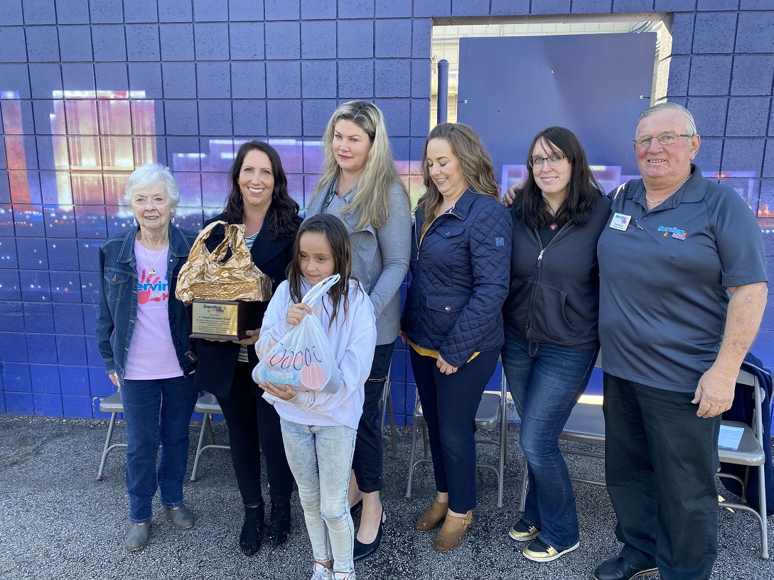 500,000th SOK bag presentation at CT Sewell Elementary School sm