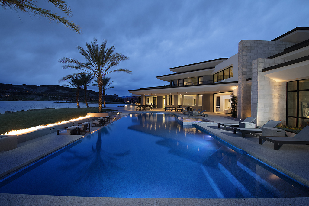 08NightPool1