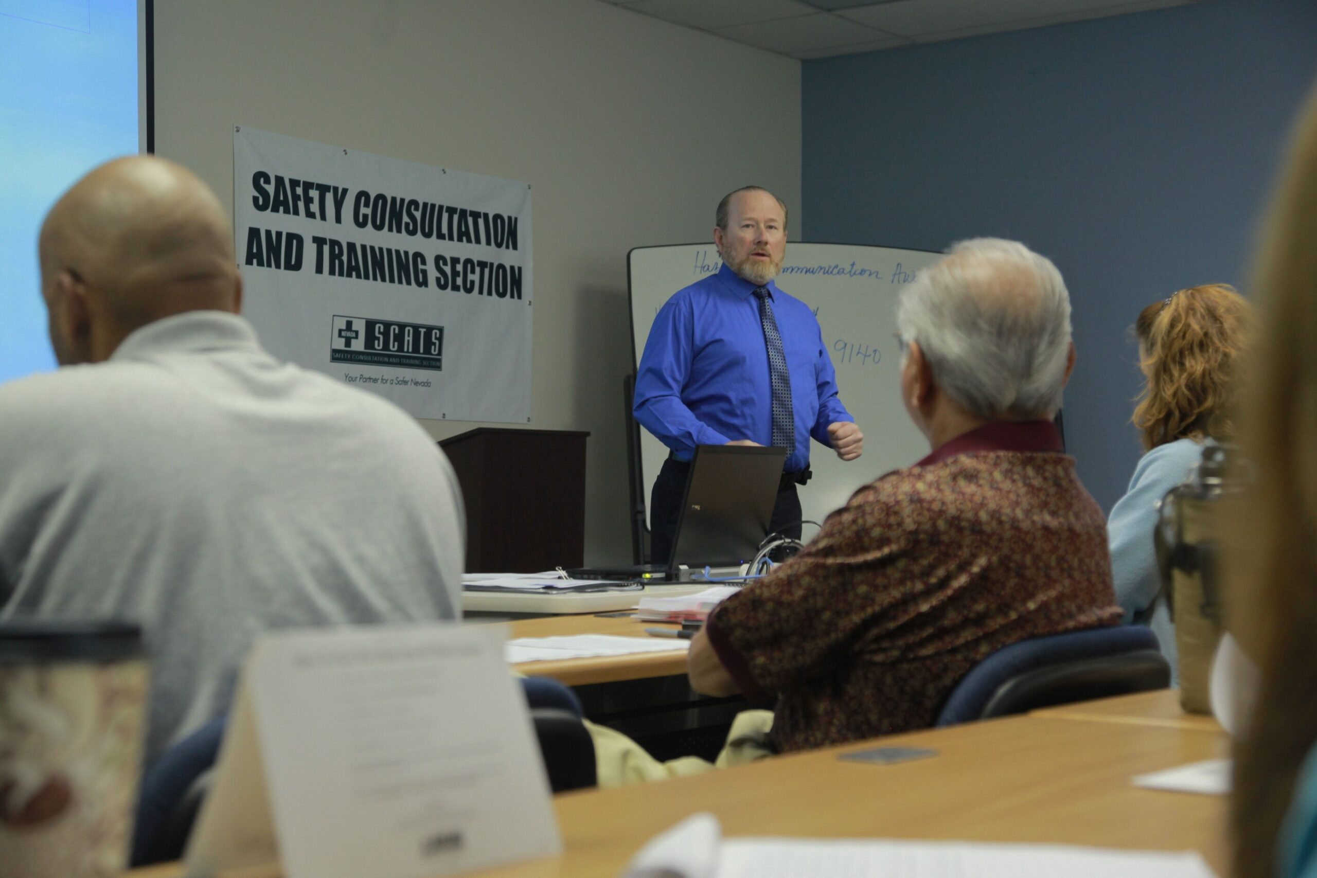 Smaller-20120501_DR_classroom_167-41ef39c3