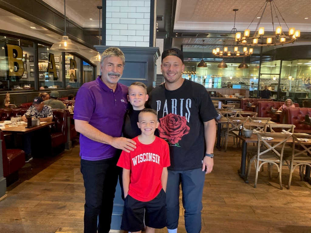 Winner Ed Cebulko with Alec Ingold (former LV Raiders, now Miami Dolphins) at King's Fish House-eff83345