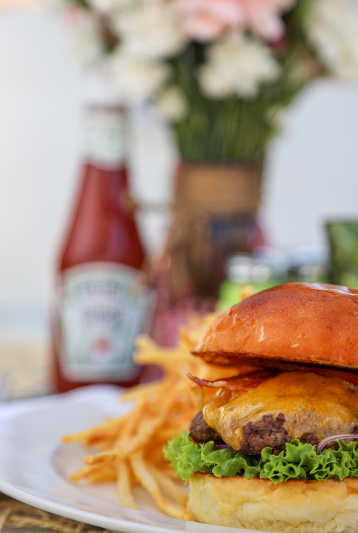 BURGERS, FRIES & SHAKES, OH MY!